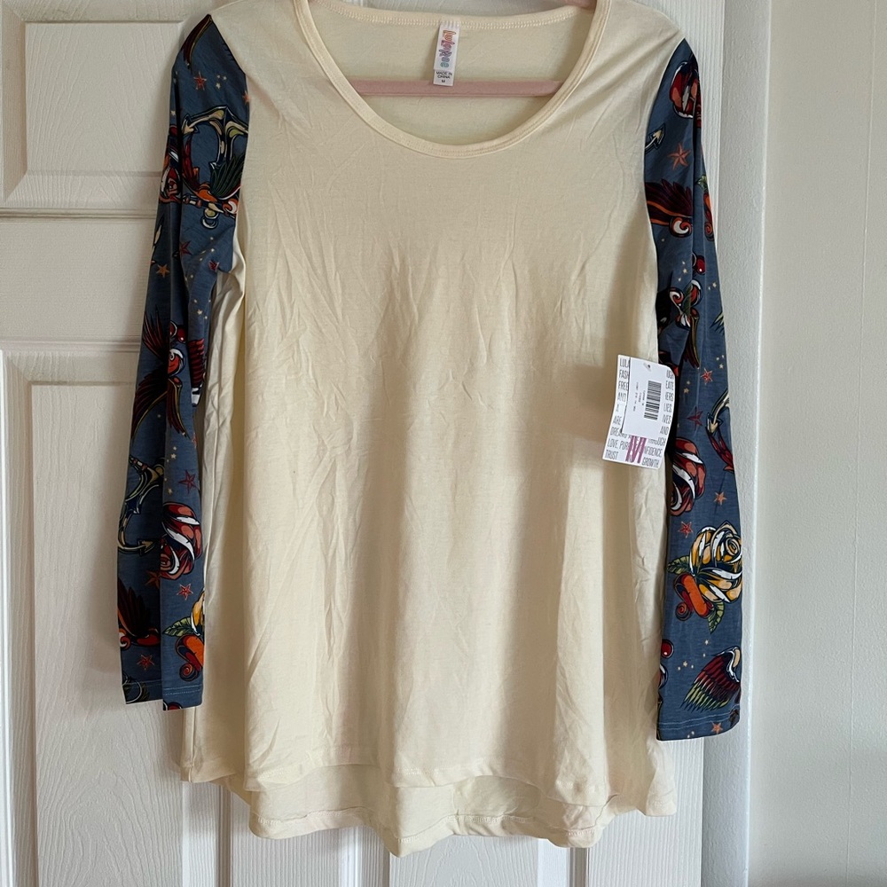 LuLaRoe Lynnae Cream Blue Blouse with Relaxed Long Sleeves